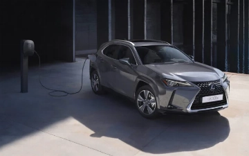 Lexus обновил электрический кроссовер UX
