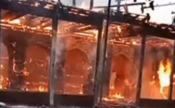 В Андижане сгорела мечеть — видео
