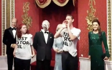 Экоактивисты из движения Just Stop Oil бросили тортом в короля Карла III – видео
