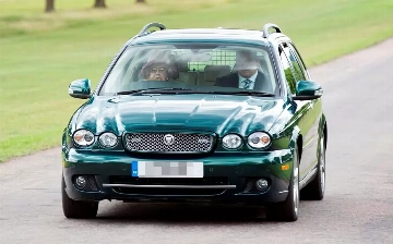 Jaguar X-Type Estate из автопарка Елизаветы II продадут с аукциона