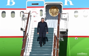 Президент прибыл в Самарканд для участия в саммите ОТГ — видео
