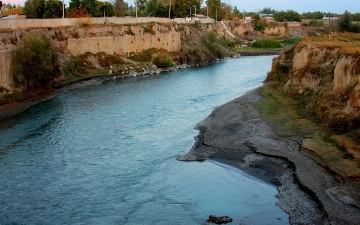 Samarqandda ayol o'zi bilan uch bolasini kanalga tashladi