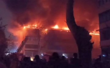 В Андижане произошел сильный пожар в многоэтажке — видео