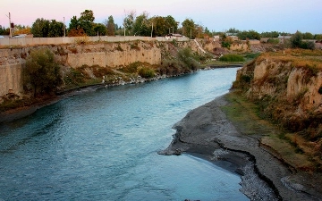 O'zi va uch farzandini kanalga tashlagan samarqandlik ayol qamoqqa olindi