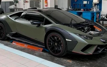 Шпионы показали салон нового суперкара Lamborghini