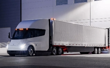Полностью загруженный электрический грузовик Tesla Semi прошел огромное расстояние на одной зарядке