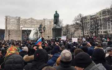 В России запретили проводить митинги и пикеты возле зданий госорганов