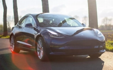 Водитель Tesla придумал способ увеличения дальности хода