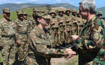 В Армении планируют ввести добровольно-срочную службу женщин в армии