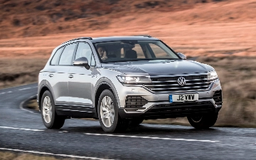 Volkswagen тестирует обновленный Touareg