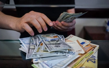 В Узбекистане подешевели все валюты, кроме тенге 