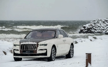 Rolls-Royce выпустил эксклюзивный Ghost Amber Roads