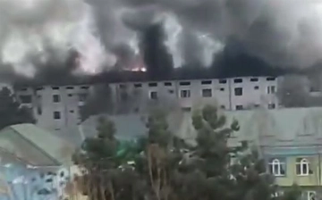 В Андижане произошел крупный пожар в многоэтажке (видео)