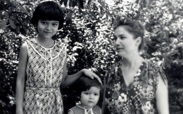 Татьяна Каримова показала архивные фото с дочерьми