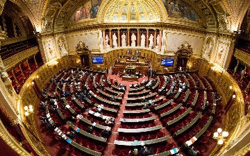 Сенат Франции утвердил законопроект о пенсионной реформе, несмотря на массовые протесты