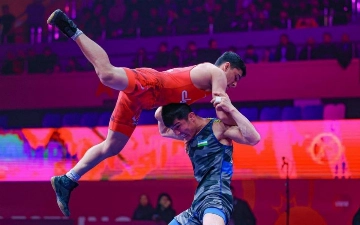 Узбекские борцы завоевали три медали на ЧА в Астане
