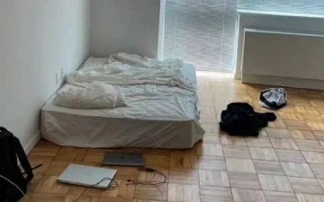 В сети появилось фото спальни Илона Маска