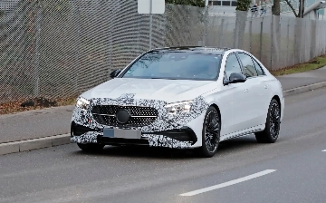 На Нюрбургринге заметили обновленный Mercedes-Benz E-Class