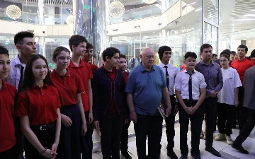 Легенда космонавтики Владимир Джанибеков пообщался с молодежью в Ташкенте (фото)