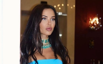 Анастасия Решетова уверена, что Ким Кардашьян сплагиатила у нее цвет купальника