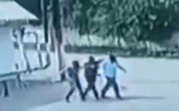 В Сурхандарье грузовик сбил нетрезвых пешеходов: один из них умер в больнице (видео 18+)