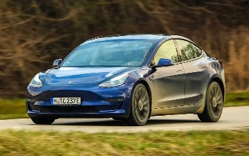 Tesla опровергает слухи старте производства обновлеенной Model 3