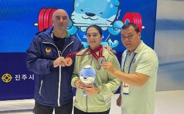 Тяжелоатлетка Ригина Адашбаева завоевала две медали на ЧА в Южной Корее