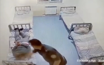 В Сурхандарье сотрудник ОВД применил силу в отношении мужчины в вытрезвителе (видео)
