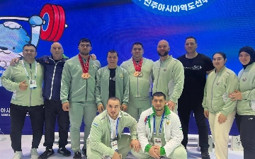 Узбекистан завершил ЧА по тяжелой атлетике с 13 медалями