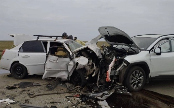 В Казахстане автомобили столкнулись лоб в лоб, погибли двое узбекистанцев