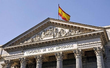 В Испании распустили парламент и назначили досрочные выборы