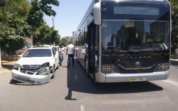 В Ташкенте случилось третье за неделю ДТП с электробусом