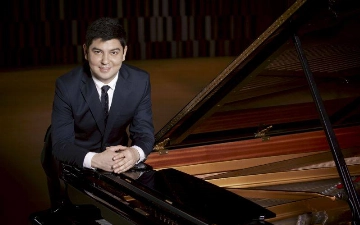 Пианист Бехзод Абдураимов выступил в Токио с японским оркестром NHK
