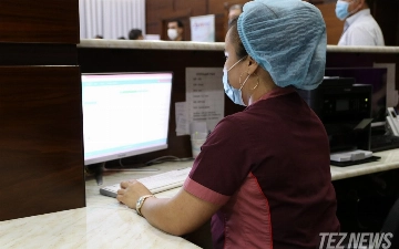 Власти Узбекистана снизили надбавки медикам, работающим с больными коронавирусом