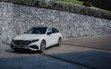 Mercedes-Benz презентовал обновленный универсал E-Class Estate