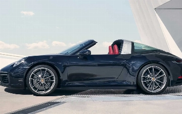 Фотошпионы показали модернизированный Porsche 911 Targa