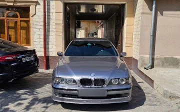 Узбекистанец продает свою легендарную BMW E39 по очень низкой цене