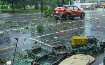 Тайвань столкнулся с тайфуном «Хайкуй», пострадали около 80 человек (видео)
