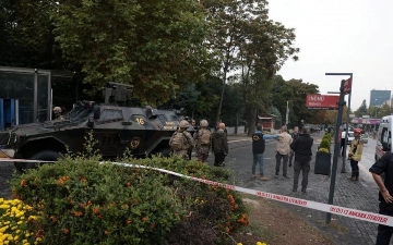 Террористы устроили взрыв перед зданием МВД в Анкаре (видео)