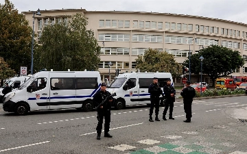 Во Франции ввели максимальный уровень террористической угрозы после убийства учителя