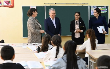 Президент незапланированно посетил поликлинику и школу в Каршинском районе