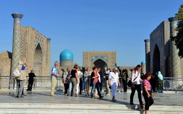 За десять месяцев Узбекистан посетили более 5,5 млн иностранцев