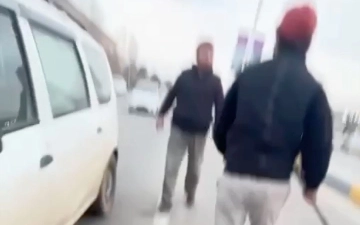 В Кашкадарье мужчина напал на человека кувалдой и разбил его машину