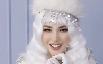 Зарина Низомуддинова предстала в образе Снегурочки