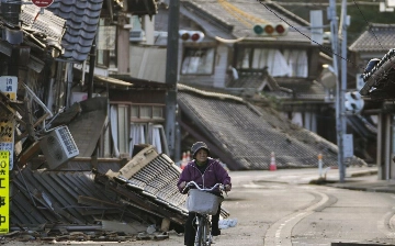 Число жертв землетрясений в Японии превысило 200