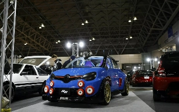 Тюнинг-ателье Hatano презентовал C'eLavie 105 Maxi на базе Renault Twingo с V6