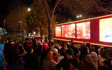 В преддверии 2024 года караван грузовиков Coca-Cola побывал в 10 городах Узбекистана