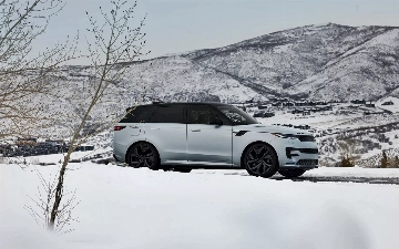Land Rover презентовал новую версию Range Rover Sport