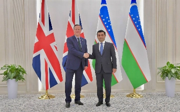 Министр иностранных дел Великобритании Дэвид Кэмерон прибыл в Ташкент