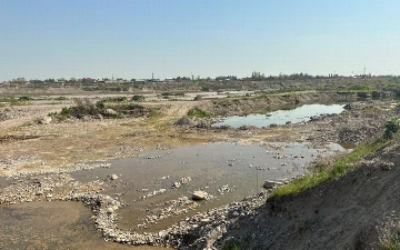 На берегу реки Чирчик незаконно добыли песок и гравий более чем на 80 млрд сумов